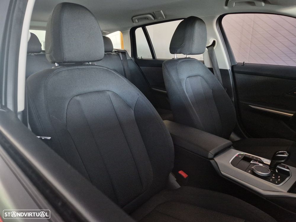 BMW 330 e Touring Auto - 14