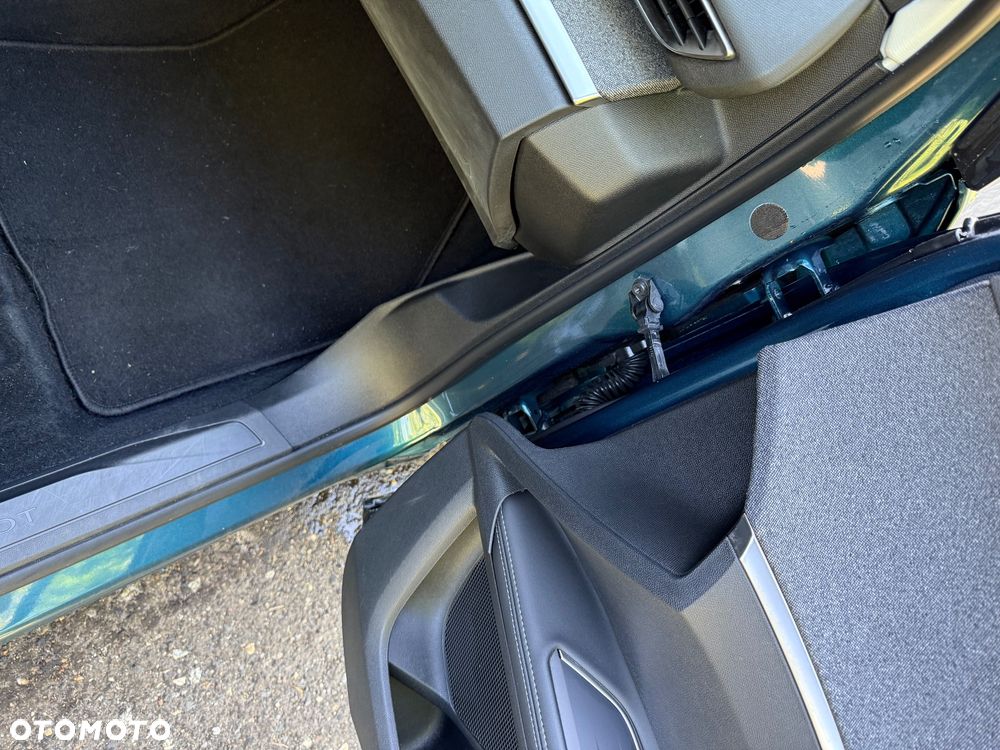 Peugeot 5008 PureTech 130 Stop & Start Allure Business-Paket - 24