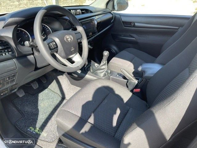 Toyota Hilux - 5