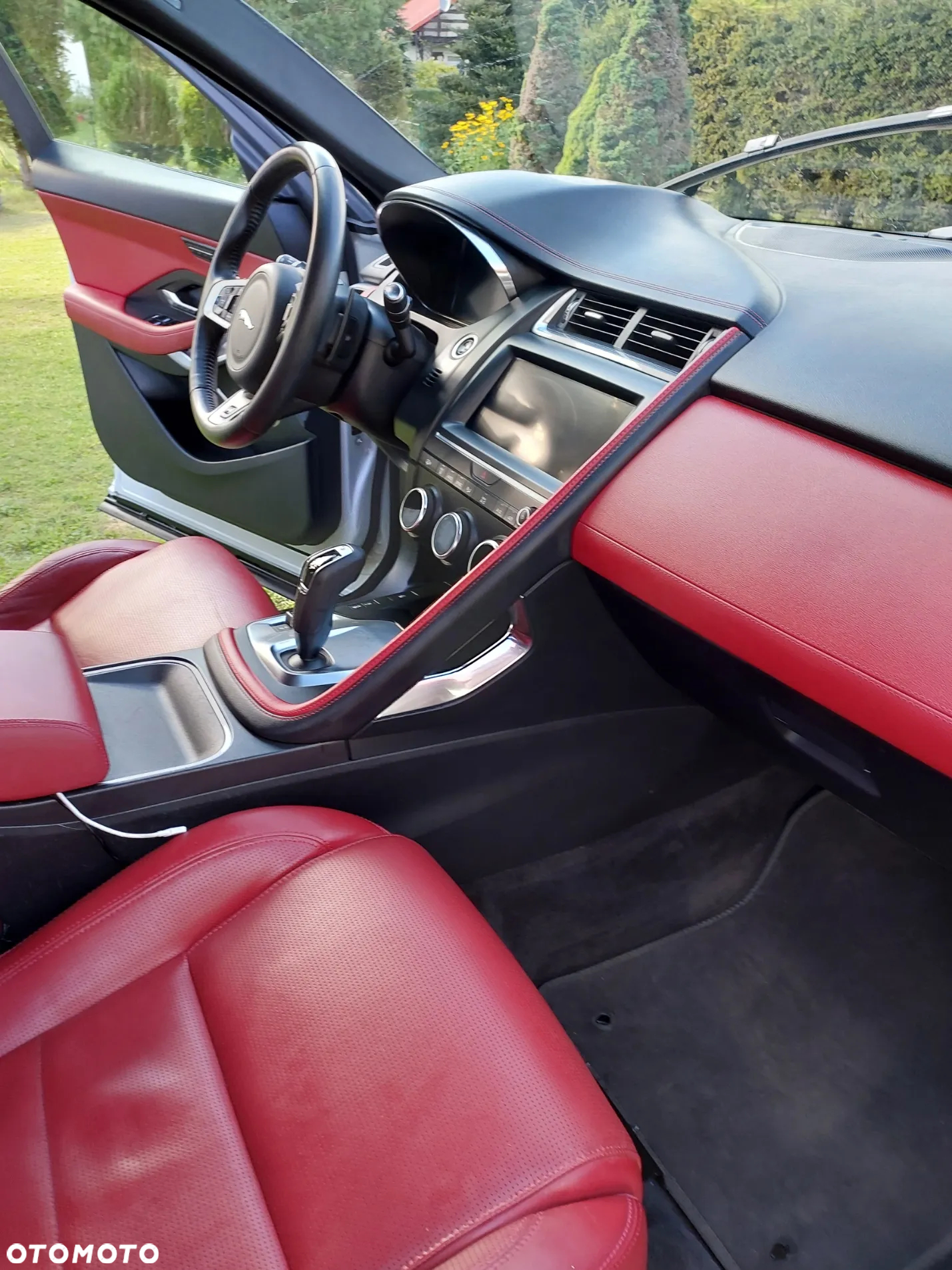 Jaguar E-Pace 2.0 i4P AWD R-Dynamic HSE - 4