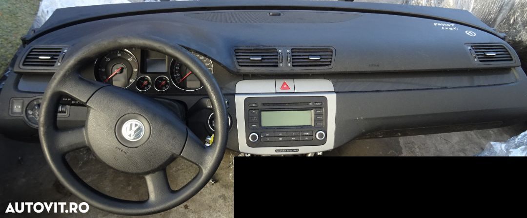 Plansa de bord Volkswagen Passat din 2008 cu airbag volan si pasager - 1