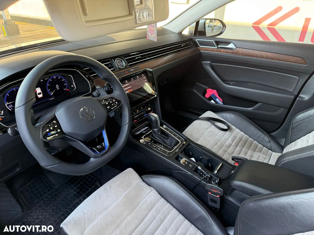 Volkswagen Passat Variant 2.0 TDI DSG 4Motion Highline - 32