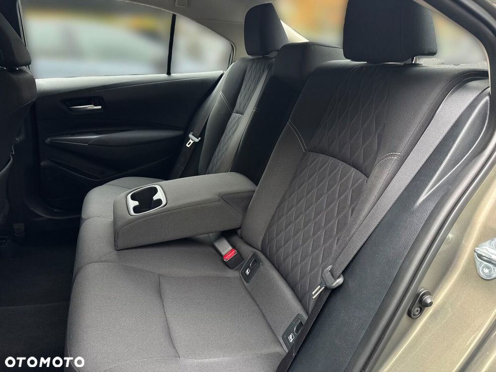 Toyota Corolla - 12