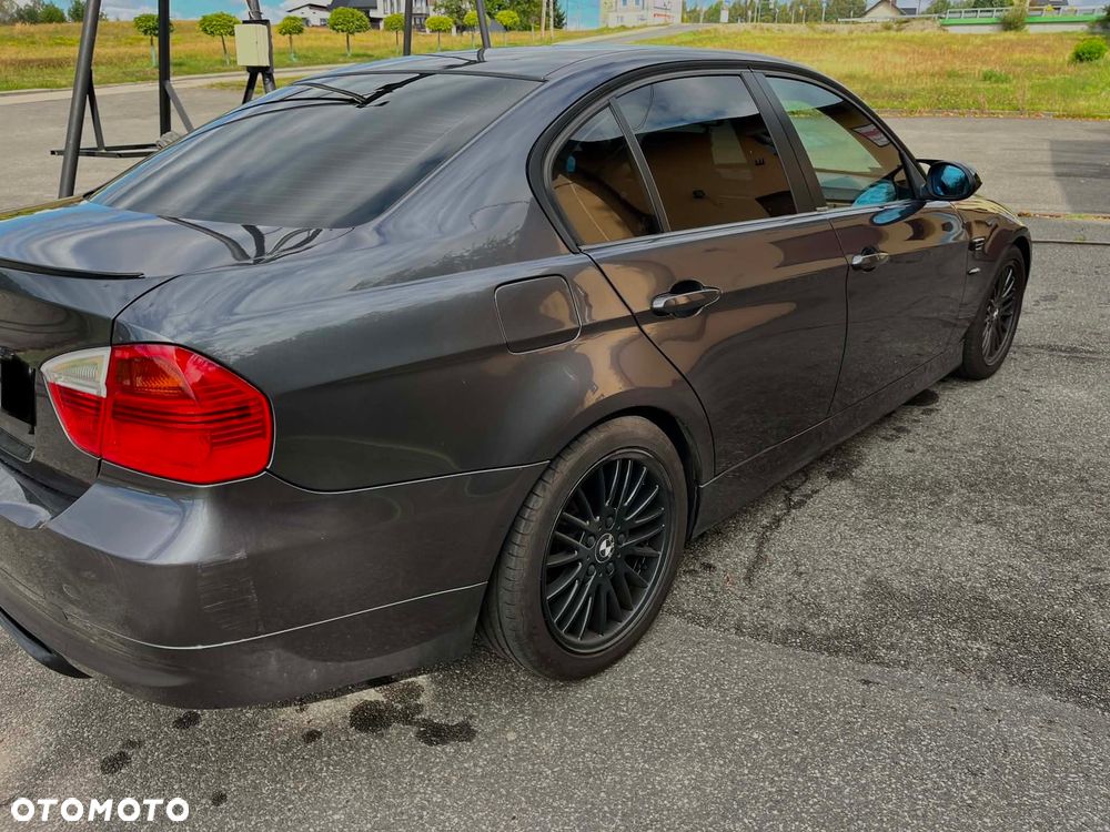 BMW Seria 3 318i - 9