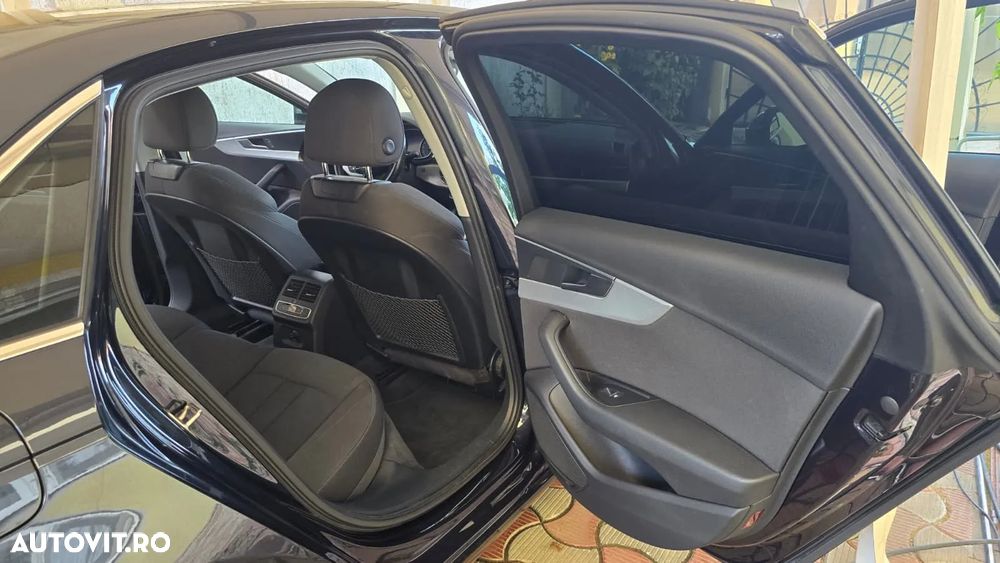 Audi A4 2.0 TDI ultra S tronic - 16