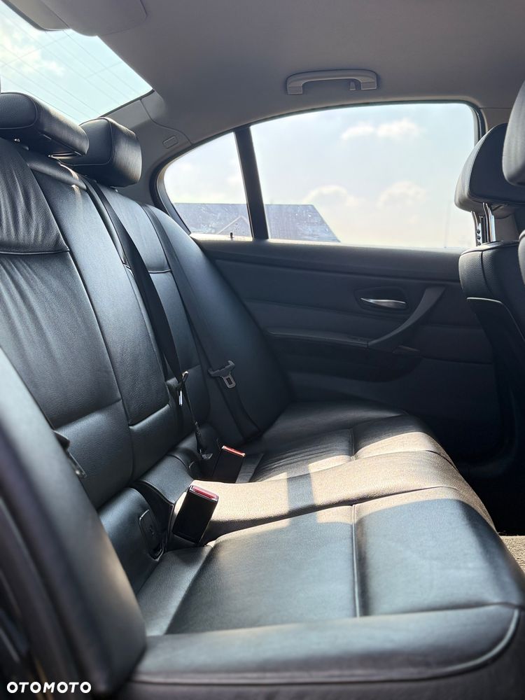 BMW Seria 3 318d - 9