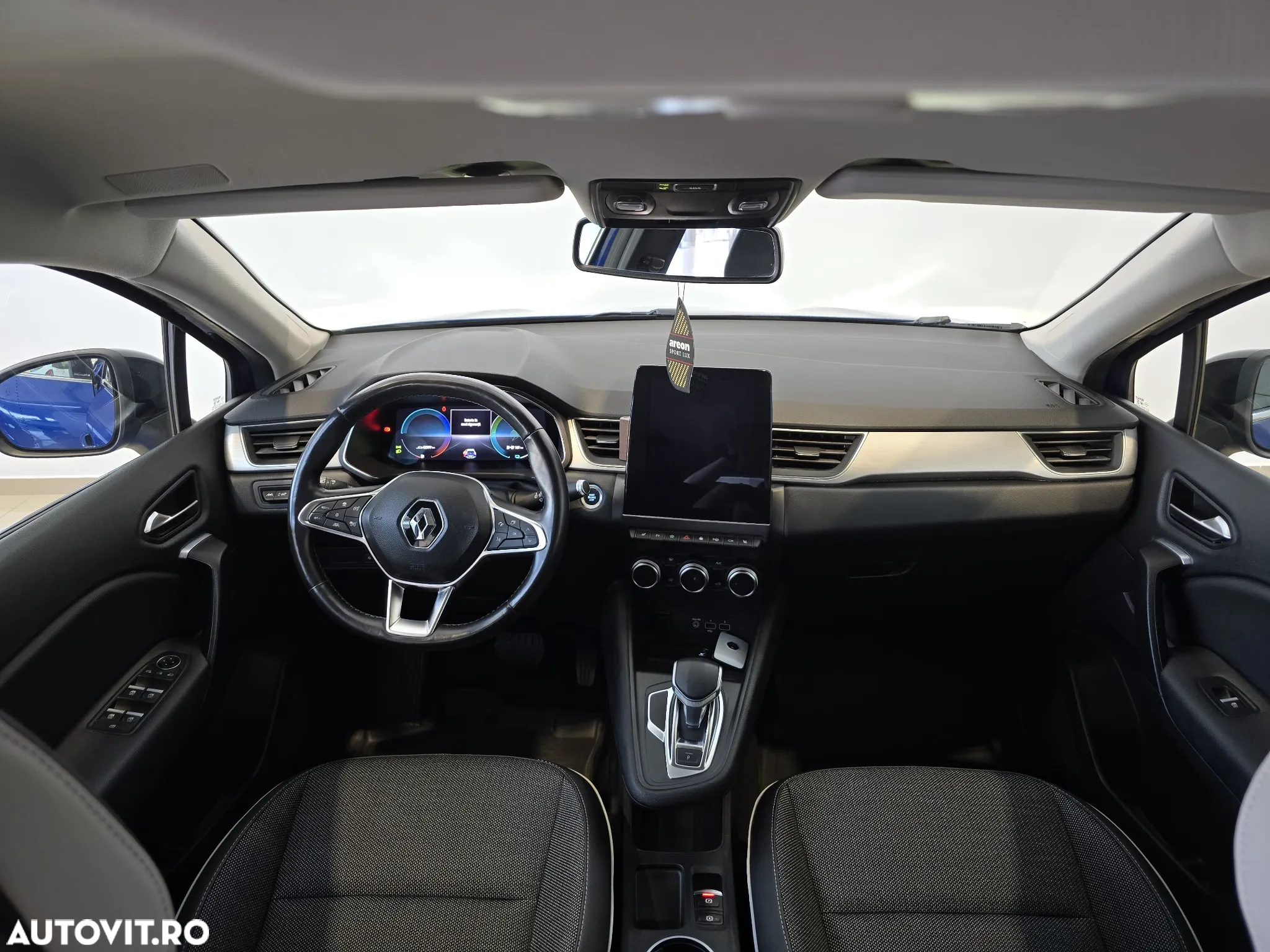 Renault Captur E-Tech Plug-In-Hybrid Intens - 3