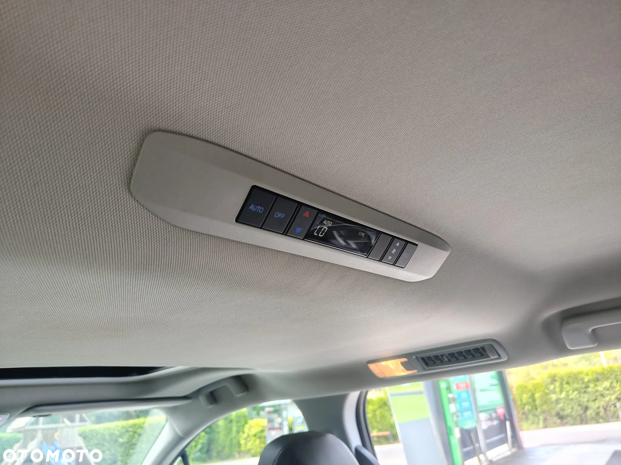 Toyota Sienna - 36