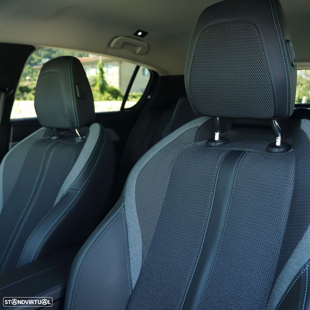Peugeot 308 1.2 PureTech Allure EAT8 - 24