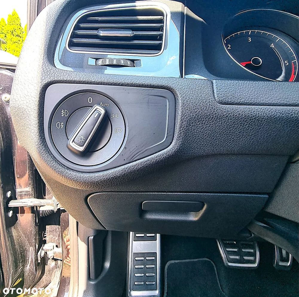Volkswagen Golf - 24