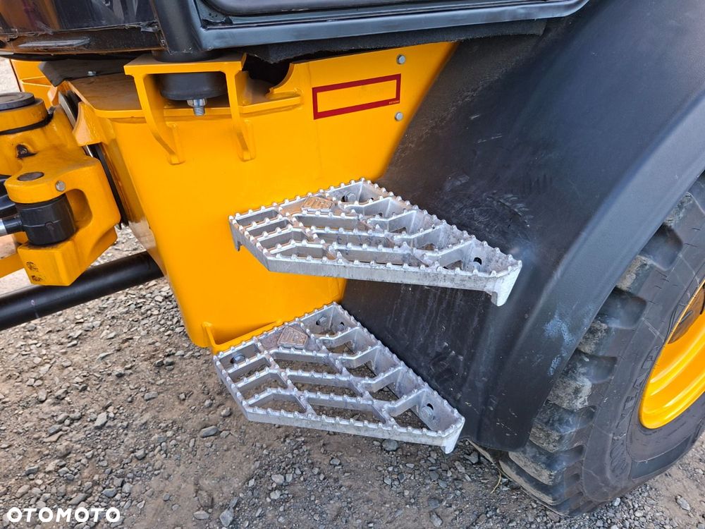 JCB 409 Sv - 35