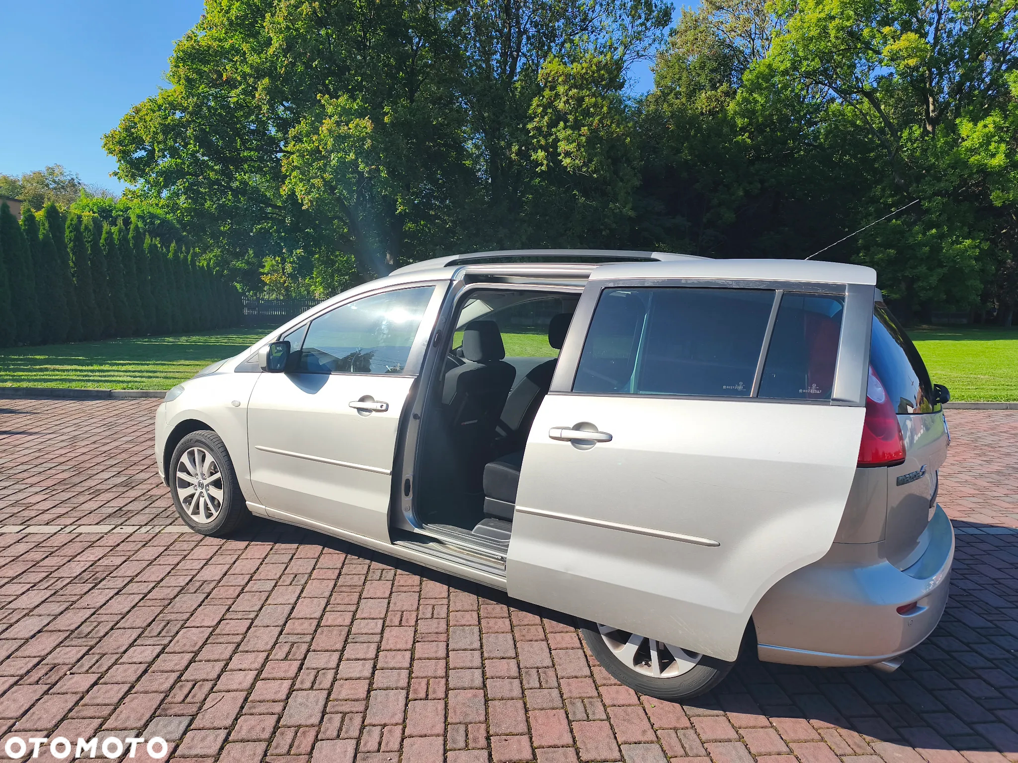 Mazda 5 - 6
