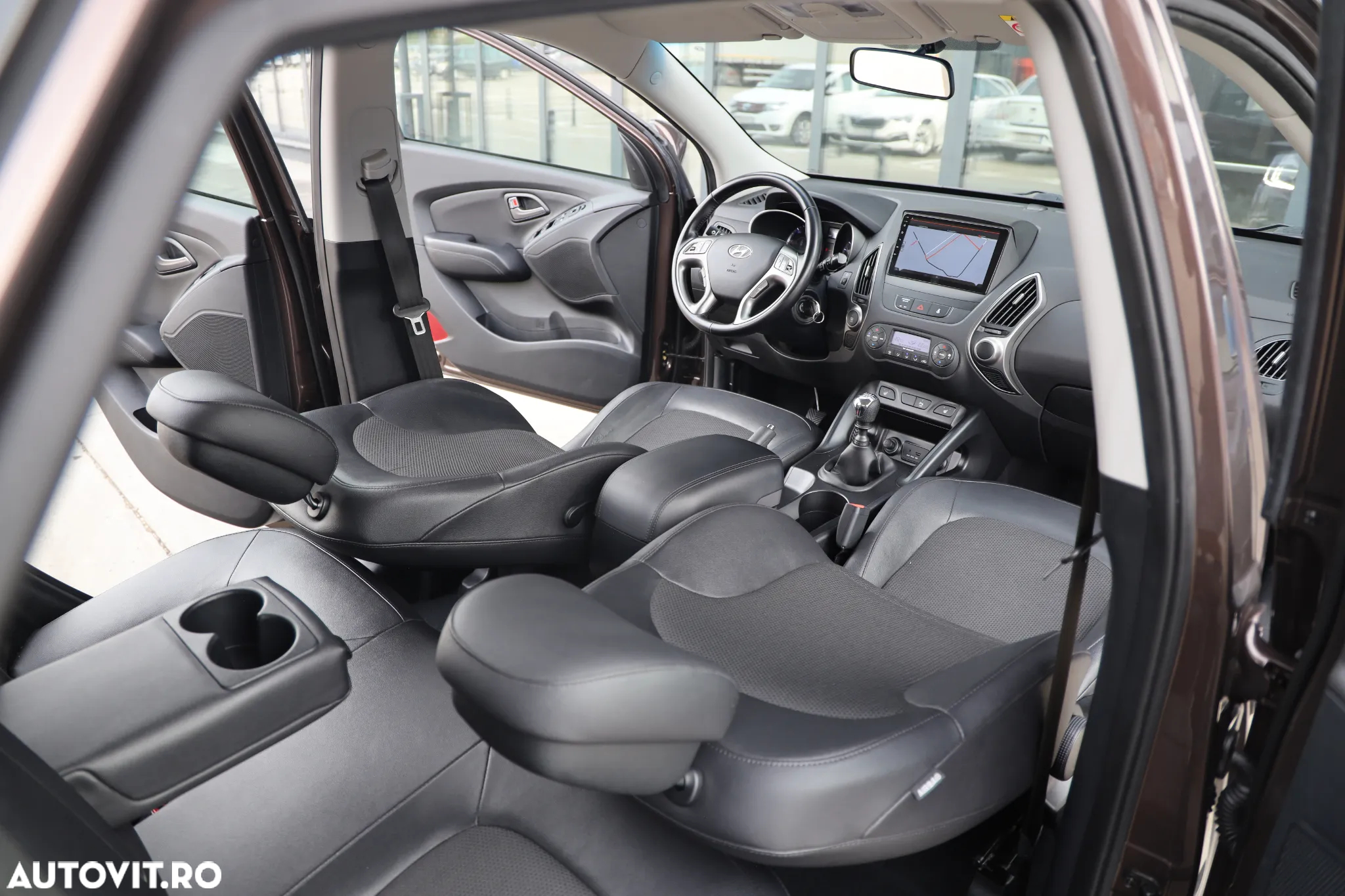 Hyundai ix35 2.0 CRDI 4WD Fifa World Cup Gold Edition - 5