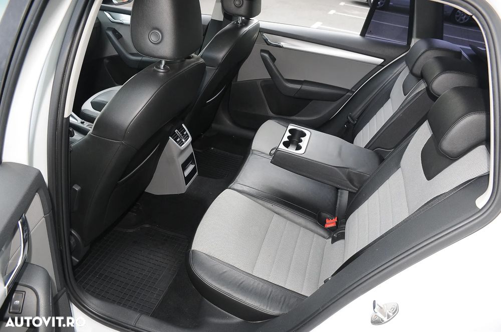 Skoda Octavia 1.6 TDI DSG Style - 8