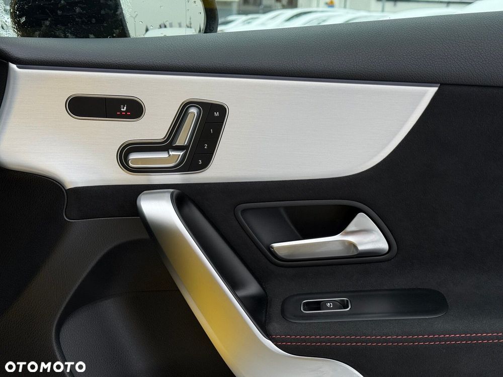 Mercedes-Benz Klasa A 35 AMG 4-Matic 7G-DCT - 29