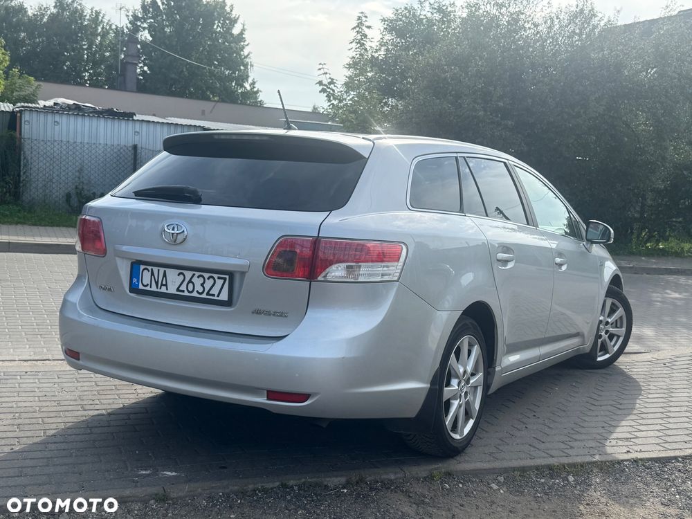 Toyota Avensis 2.2 D-CAT Combi Executive - 9