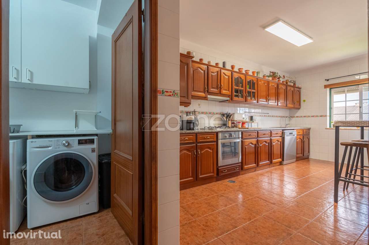 Apartamento Duplex T4 com Garagem | Miranda do Corvo - Grande imagem: 4/33