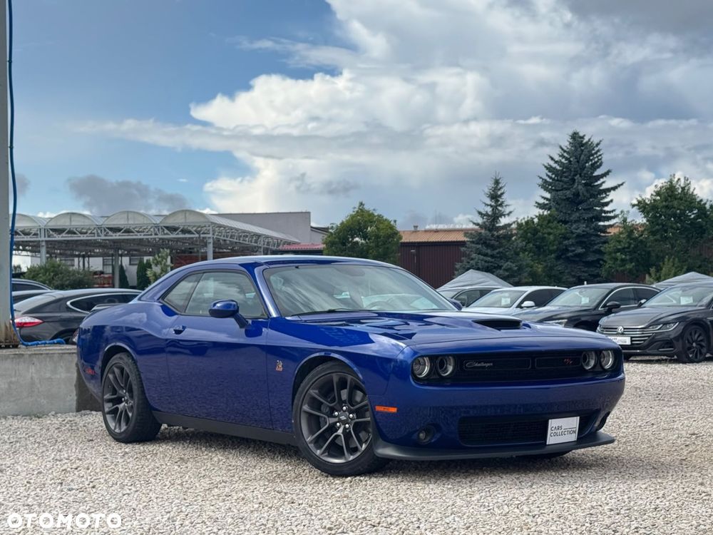 Dodge Challenger - 2