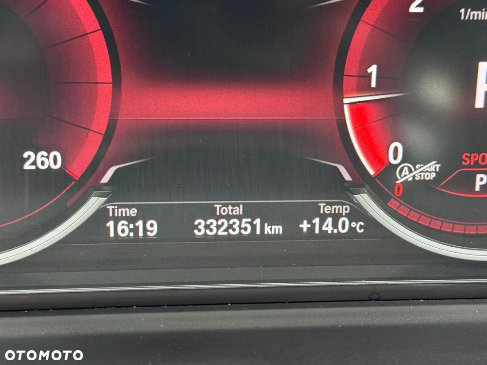 BMW Seria 5 520d xDrive Luxury Line - 37