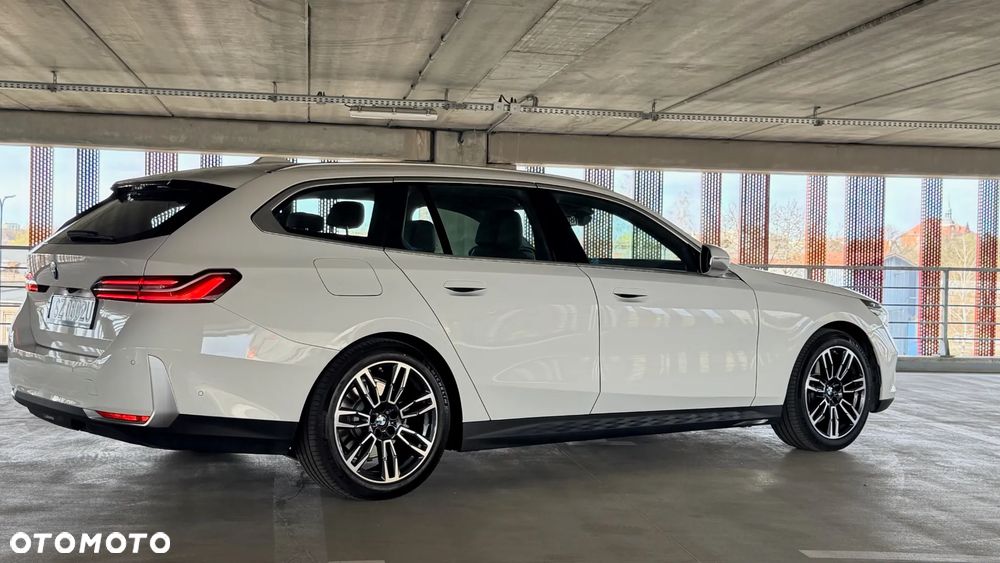 BMW Seria 5 520d xDrive - 4