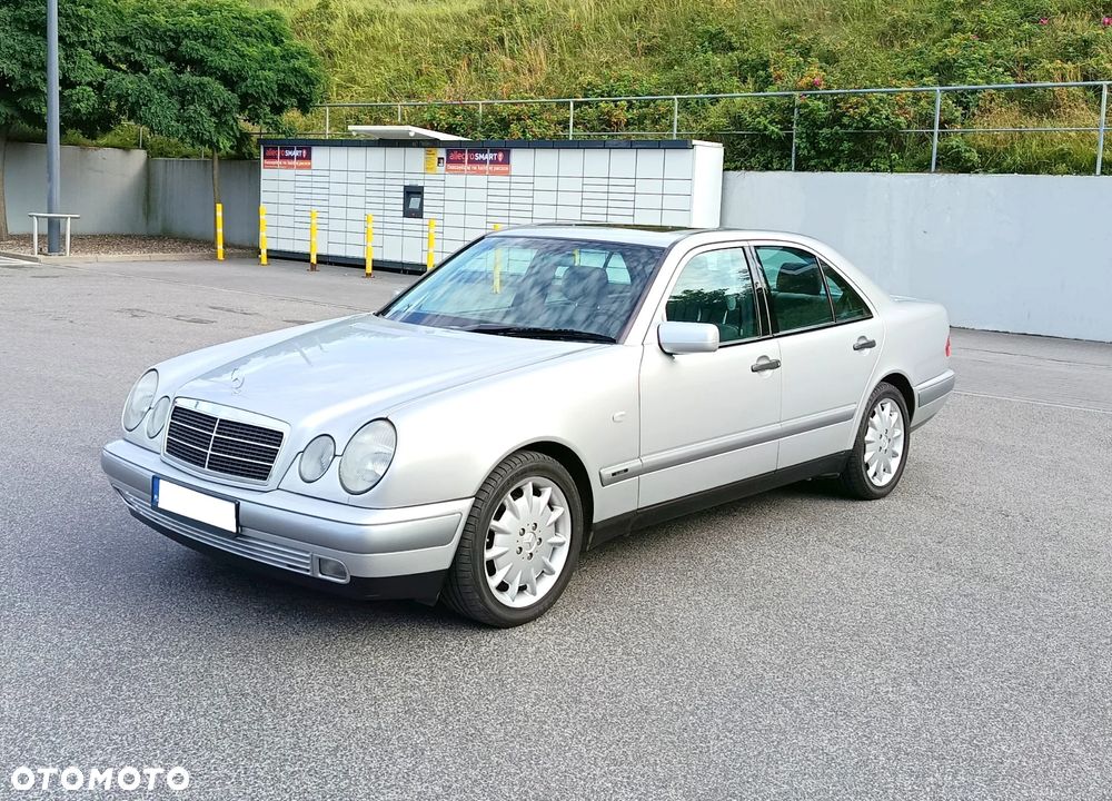 Mercedes-Benz Klasa E - 1