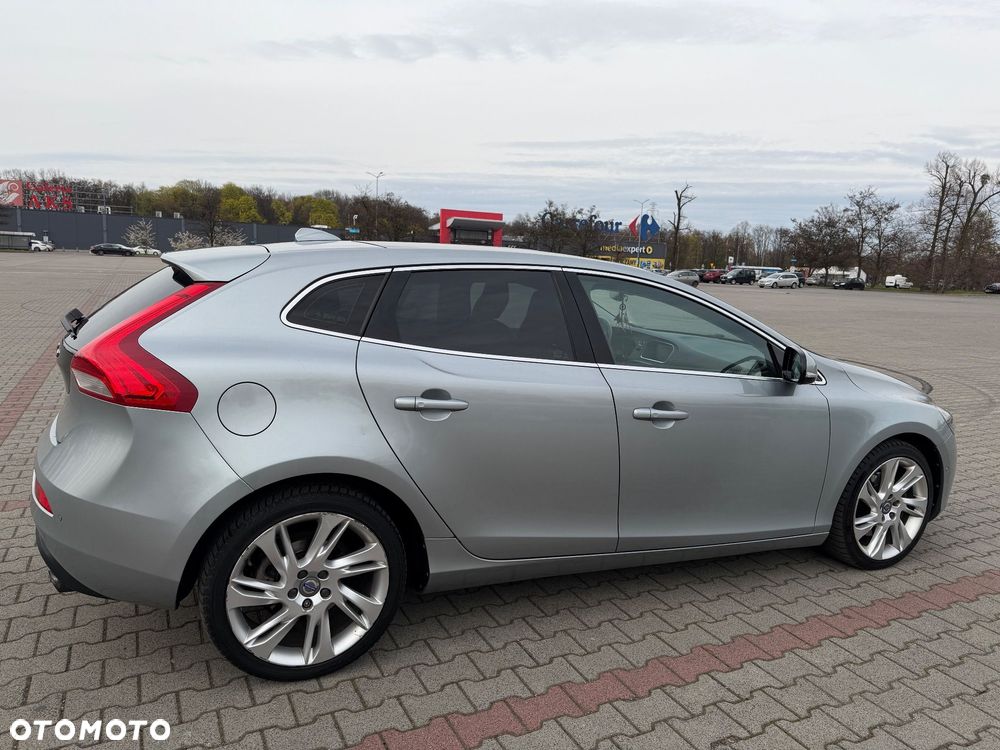 Volvo V40 D4 Summum - 17