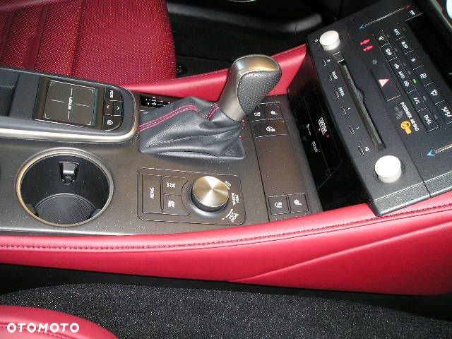 Lexus RC 300h F Sport - 13