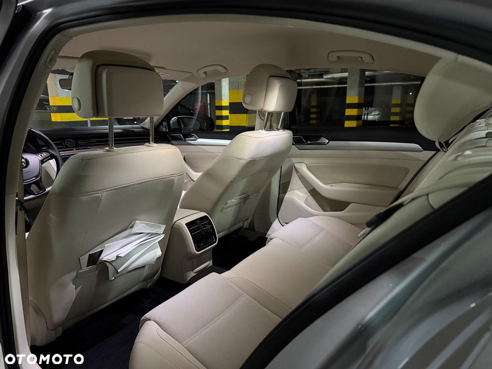 Volkswagen Passat 1.8 TSI BMT Comfortline - 16