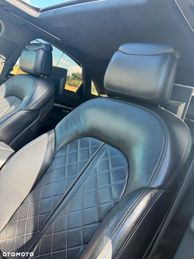 Audi S8 - 12
