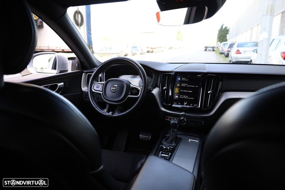 Volvo XC 60 2.0 D4 R-Design AWD Geartronic - 13