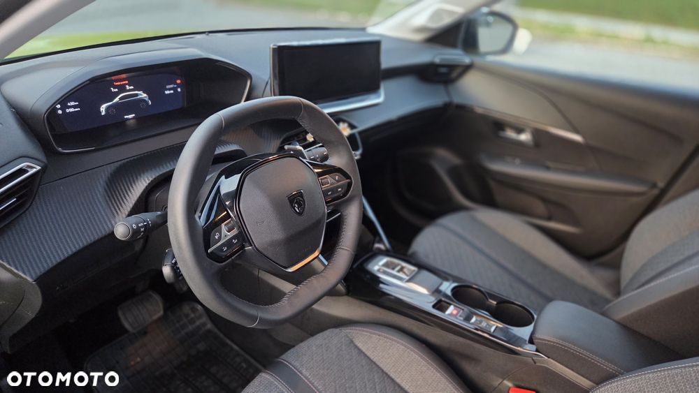 Peugeot 208 - 5
