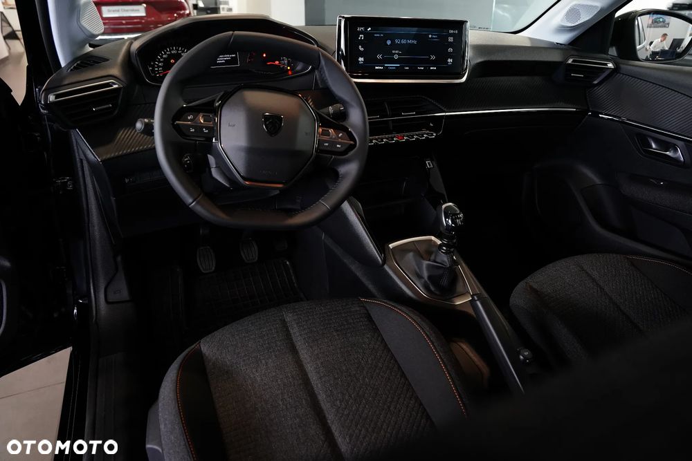 Peugeot 208 - 12