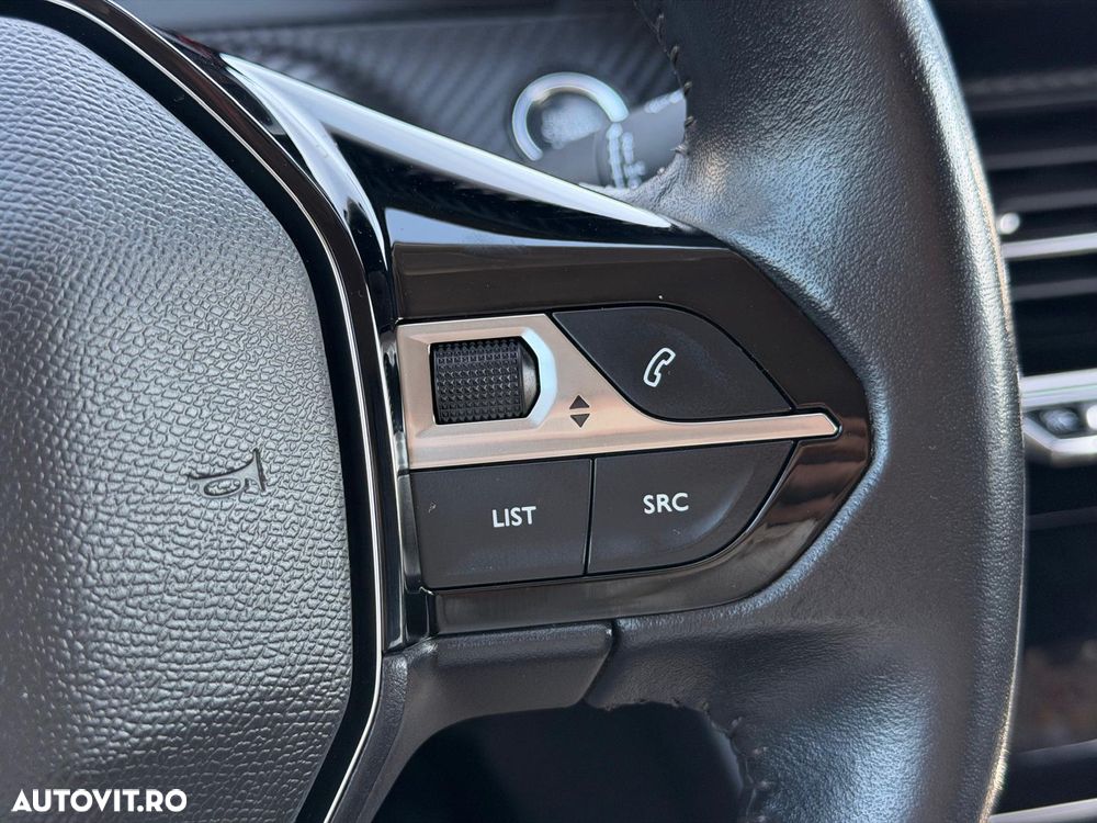 Peugeot 208 1.2 L PureTech STT Allure - 33