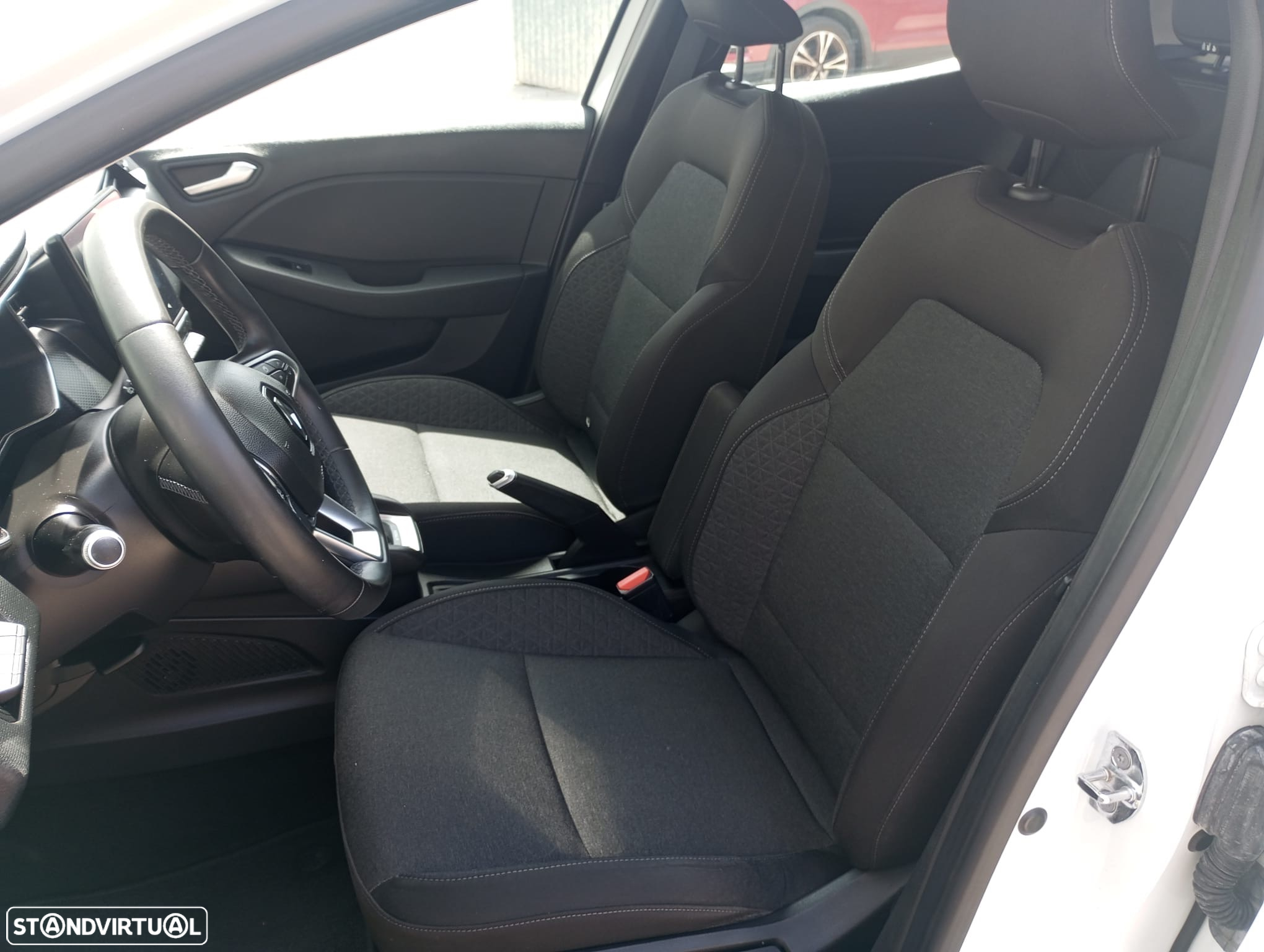Renault Clio 1.6 E-Tech Edition One - 18