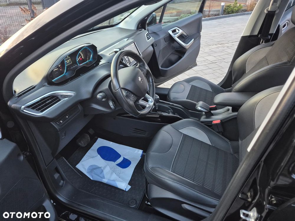 Peugeot 2008 PureTech 110 GPF Stop&Start EAT6 Allure - 11