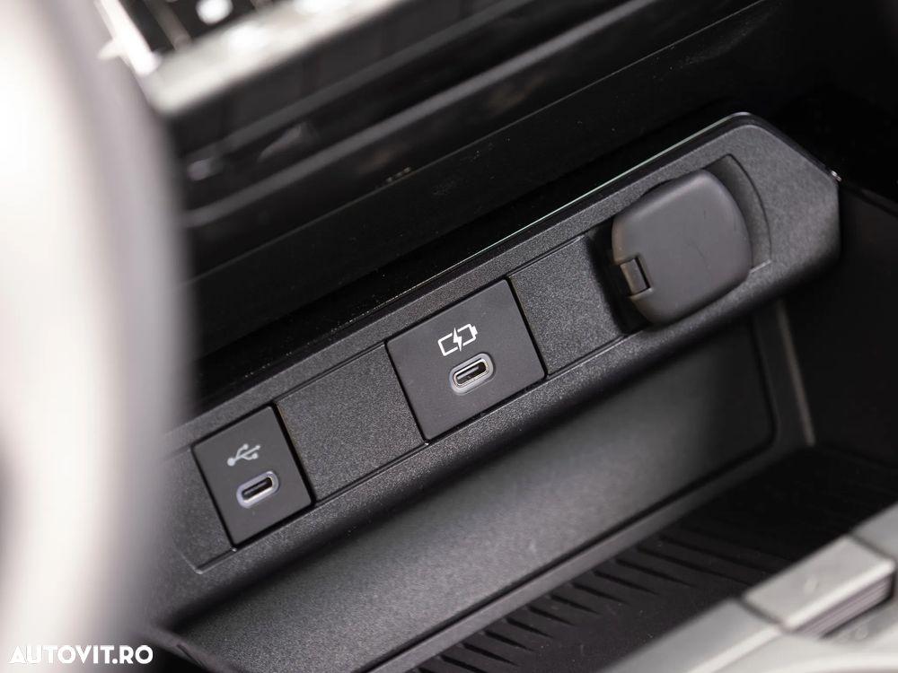 Toyota Prius ver-2-0-fwd-phev-dynamic - 15