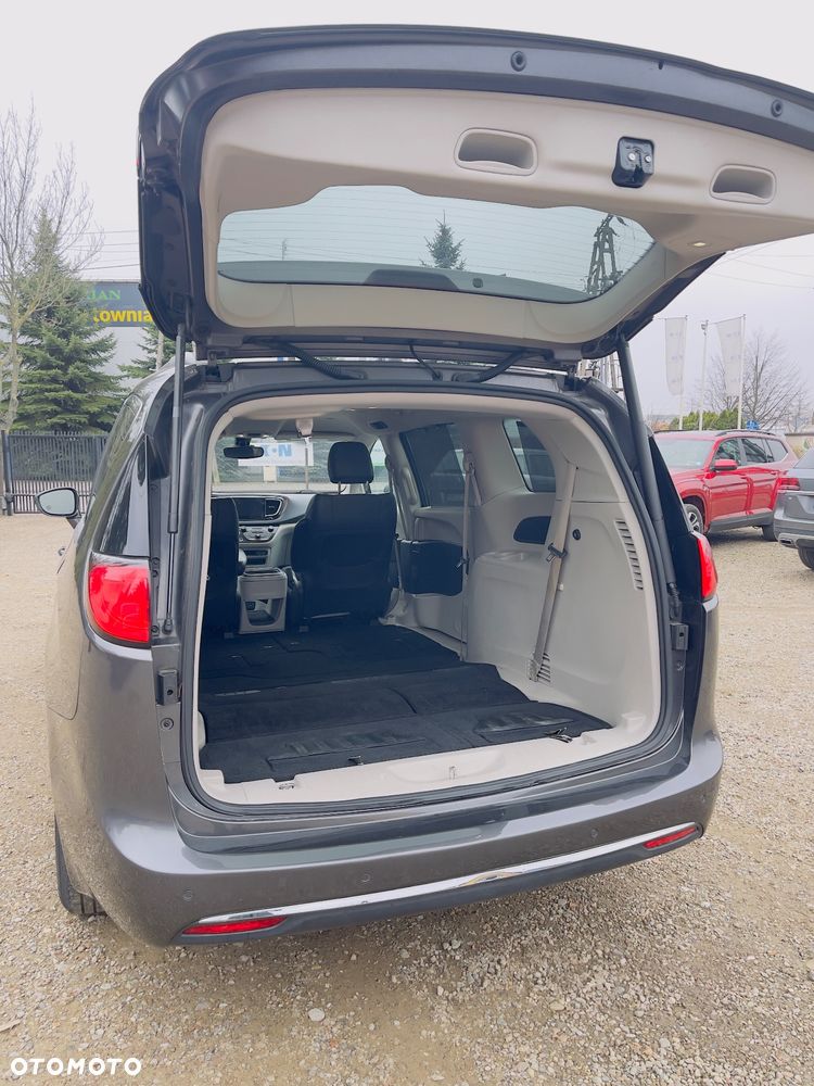 Chrysler Pacifica - 33