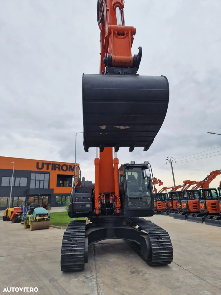 Hitachi ZX350LCN-6, 2018, 8.929h, INGUST 2,99m, CUPLA RAPIDA, cupa 2mc, ad sapare 8m, 2 inst hidr pe brate, ridica 20t, 3 camere, Masa operationala 36,5t, motor Isuzu 283CP, 3 pompe hidr,posibilitate leasing 3 ani, STARE FOARTE BUNA, PROMOTIE 99.000 EUR+tva - 17