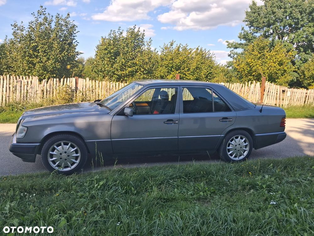 Mercedes-Benz W124 (1984-1993) - 1