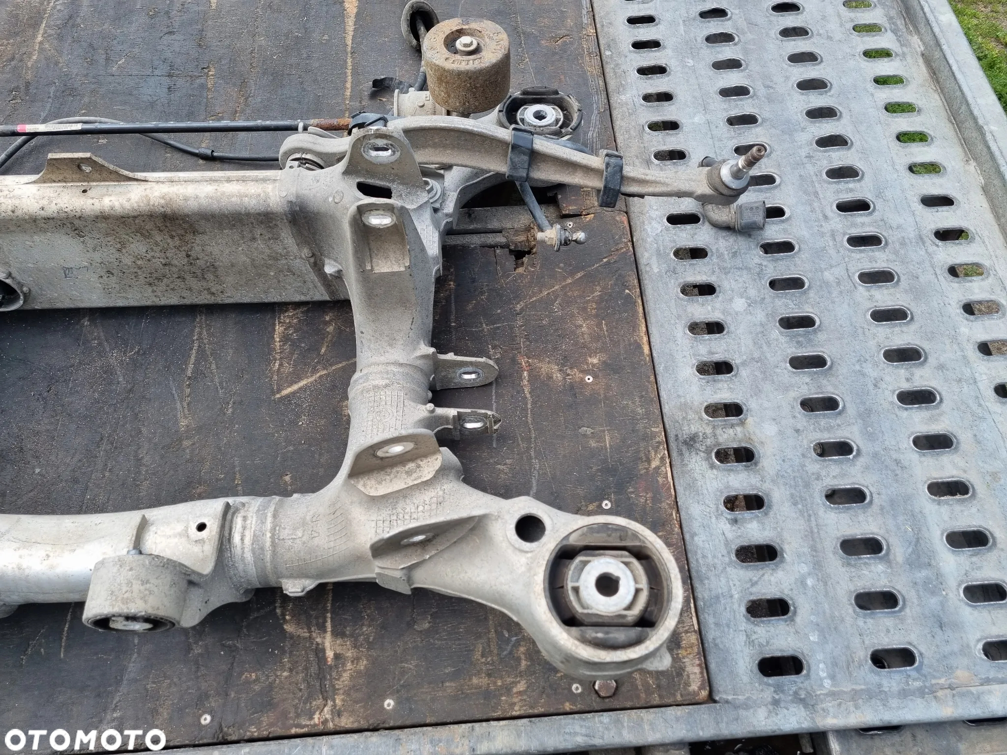 BELKA WÓZEK SANKI TYŁ BMW F10 2014r 2.0D - 6