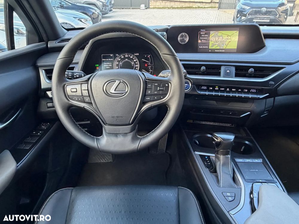 Lexus UX - 13