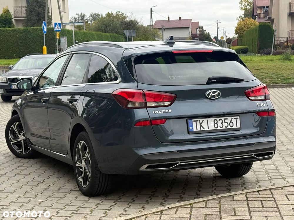 Hyundai i30 1.5 T-GDI 48V Comfort DCT - 13