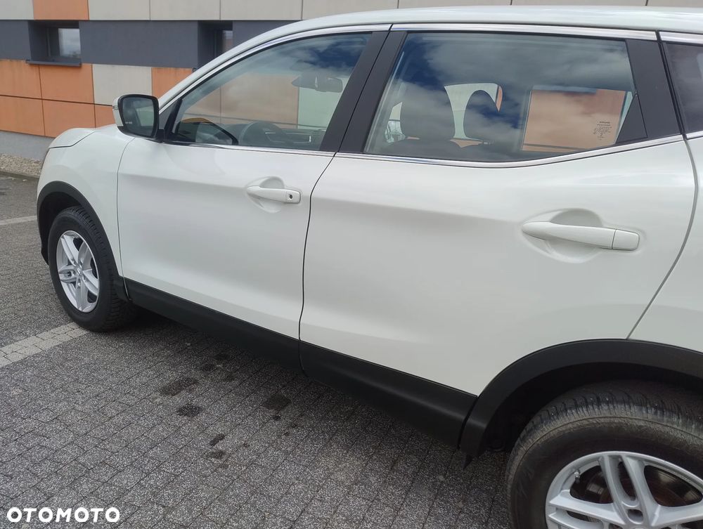 Nissan Qashqai 1.2 DIG-T Xtronic N-Vision - 28