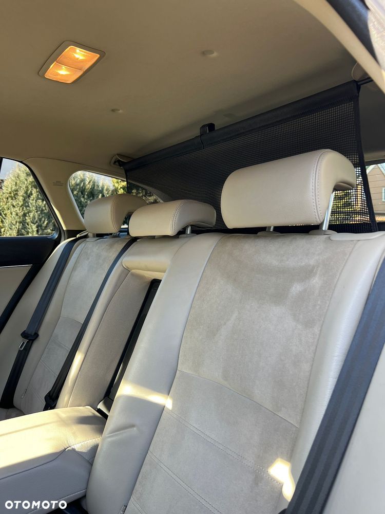 Toyota Avensis 2.0 D-4D Sol - 8