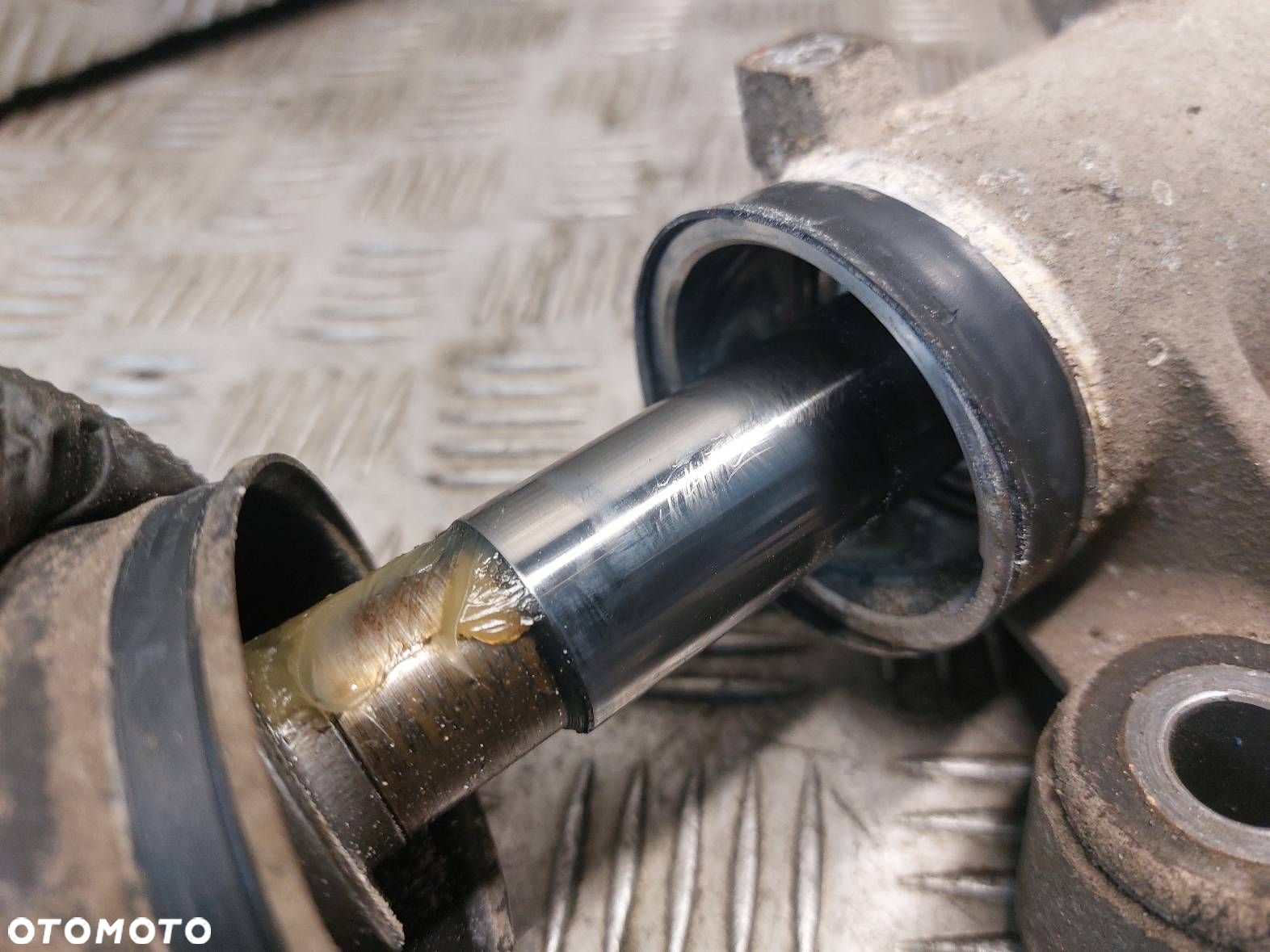 MAGLOWNICA PRZEKŁADNIA KIEROWNICZA VOLVO V50 I 2.0 D 30741425 34013131 - 5