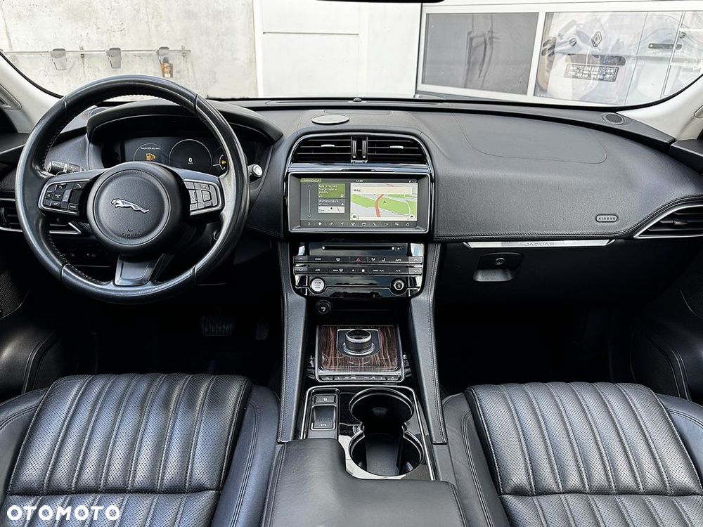 Jaguar F-Pace 2.0 i4D AWD Prestige - 7