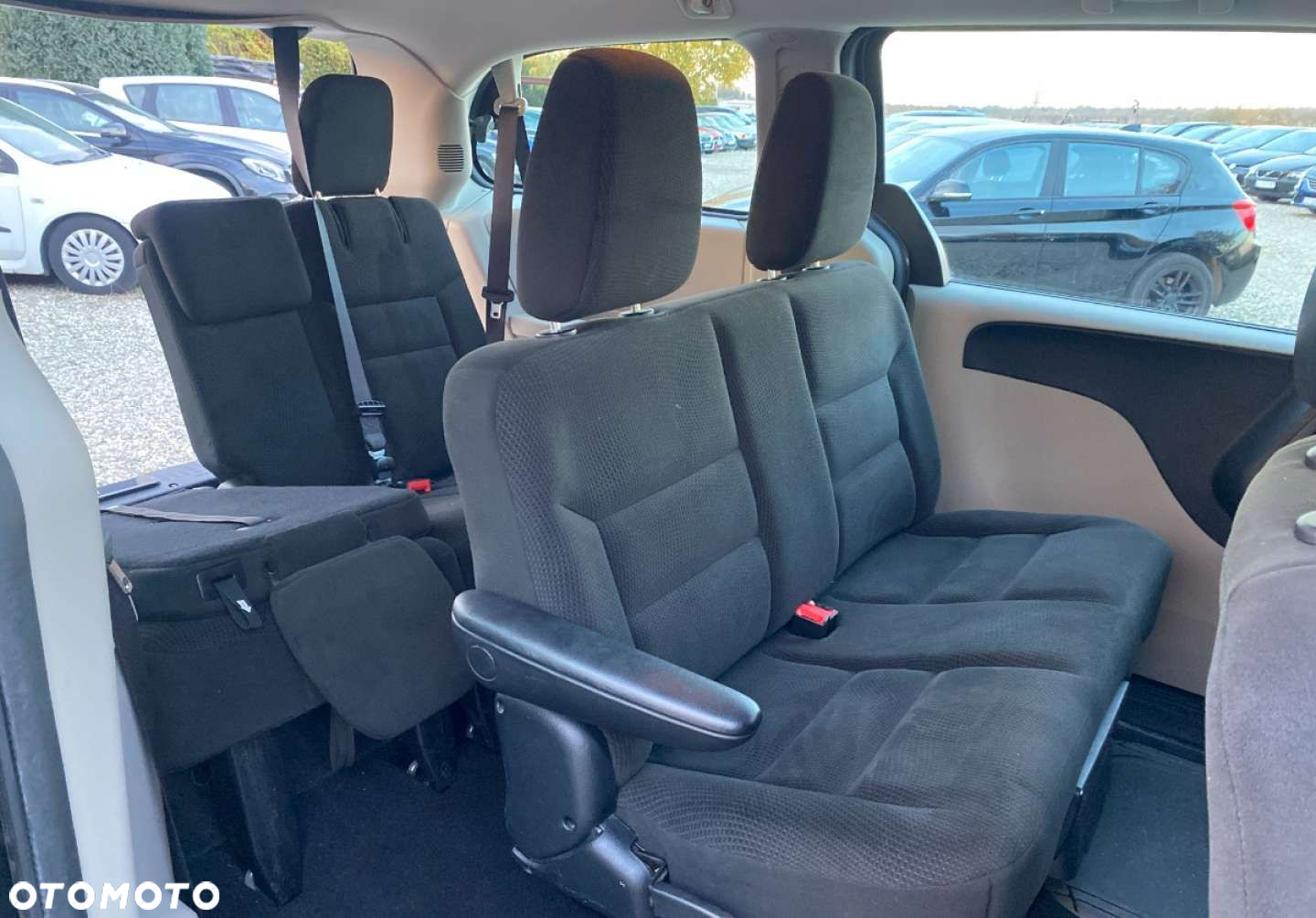 Dodge Grand Caravan - 13