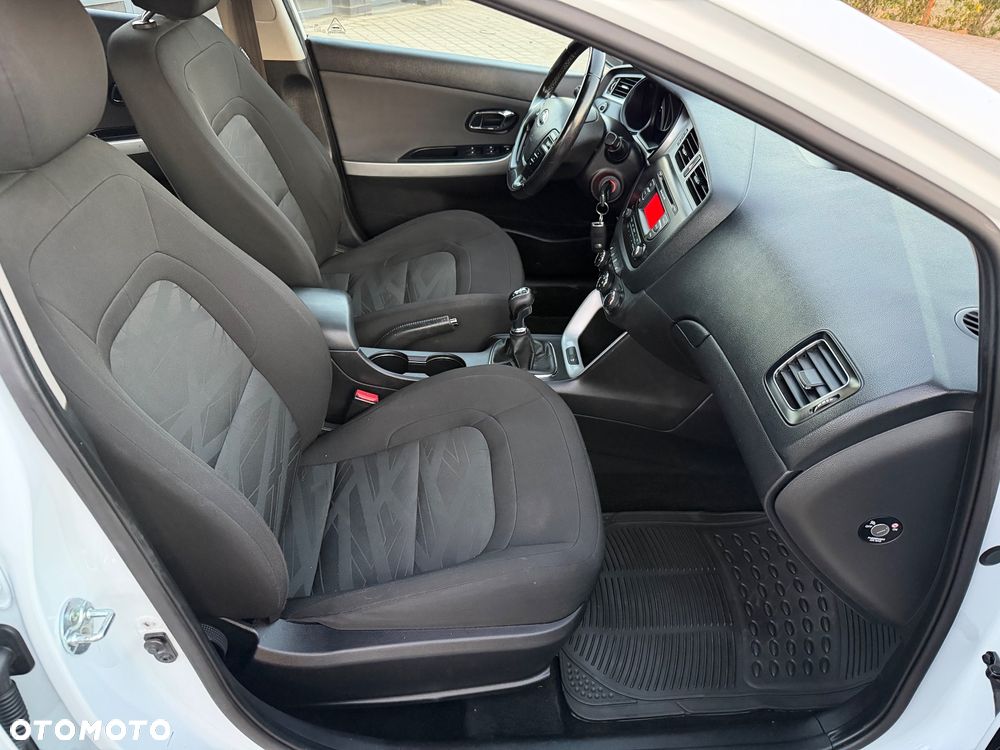Kia Ceed 1.6 CRDi 136 ISG Edition 7 - 11