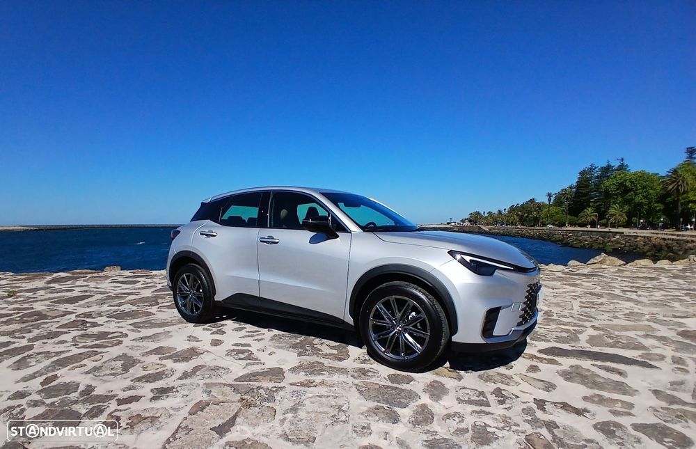 Lexus LBX Elegant - 8