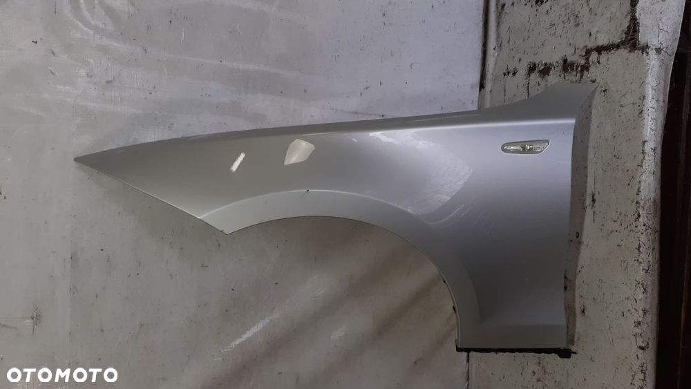 * BŁOTNIK PRZEDNI PRZOD  LEWY BMW 1 E81 E82 E87 E88 TITANSILBER 354 - 1
